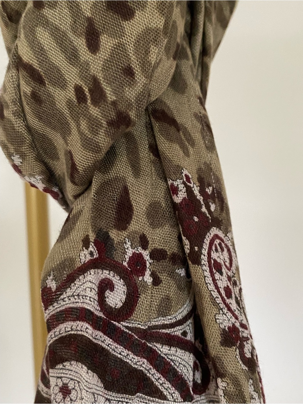 Massimo Dutti Leopard Paisley Print Lightweight Scarf - Picture 8 of 11
